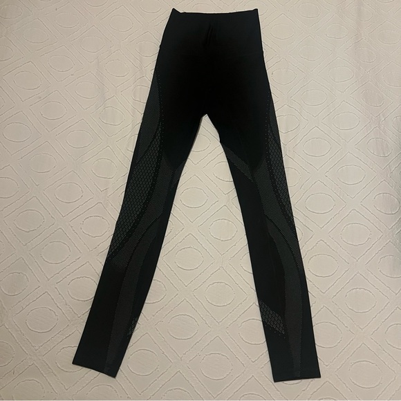 Lululemon | Mapped Out High Rise Tight 28” Sz 4 - Picture 2 of 7